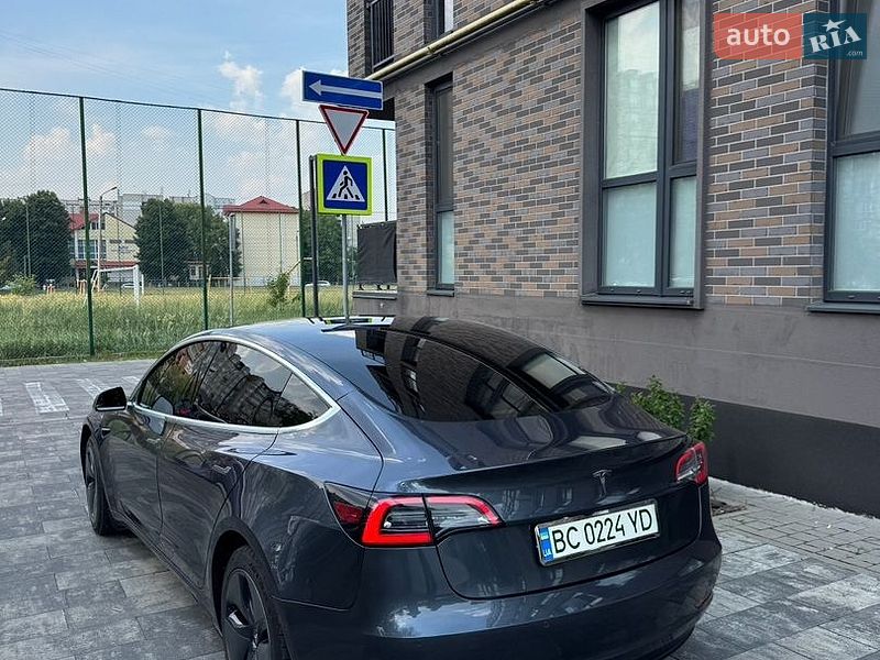 Седан Tesla Model 3 2020 в Жовкве фото 44 Седан Tesla Model 3 2020 в Жовкве