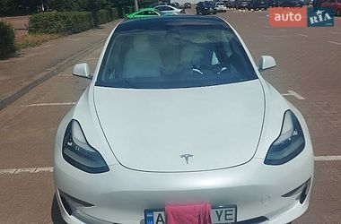 Tesla Model 3  2020