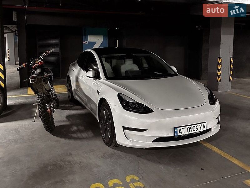 Седан Tesla Model 3 2022 в Ивано-Франковске Седан Tesla Model 3 2022 в Ивано-Франковске