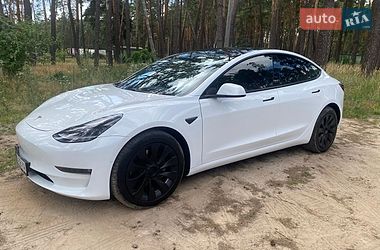 Tesla Model 3  2021