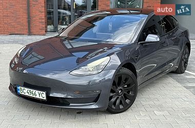 Tesla Model 3  2021