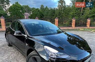 Tesla Model 3  2019