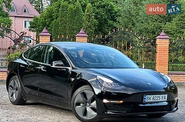 Седан Tesla Model 3 2019 в Рівному