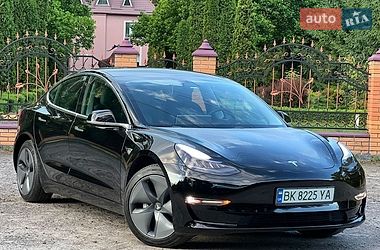 Седан Tesla Model 3 2019 в Рівному