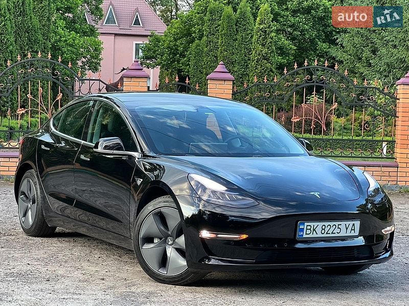 Седан Tesla Model 3 2019 в Рівному