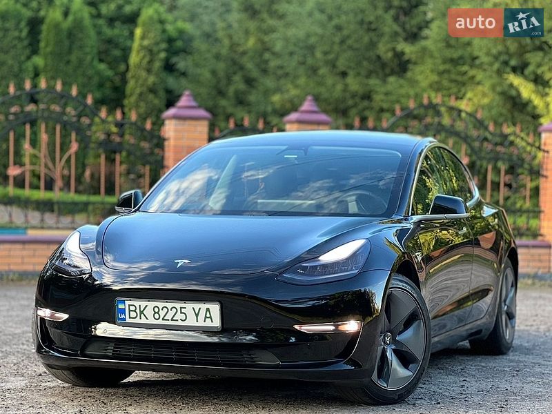 Седан Tesla Model 3 2019 в Рівному