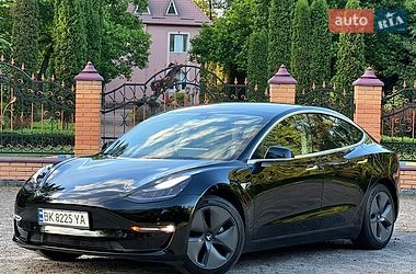 Седан Tesla Model 3 2019 в Рівному