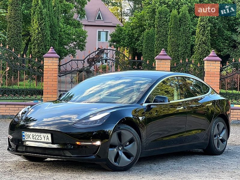 Седан Tesla Model 3 2019 в Рівному