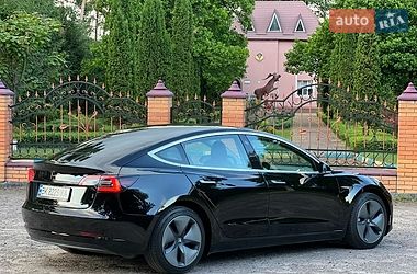 Седан Tesla Model 3 2019 в Рівному