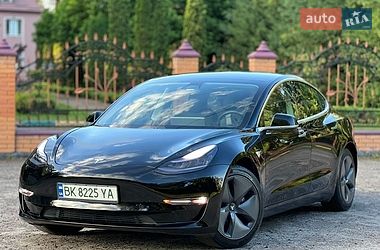 Седан Tesla Model 3 2019 в Рівному