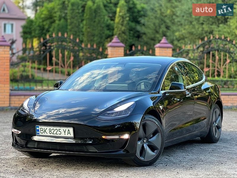 Седан Tesla Model 3 2019 в Рівному