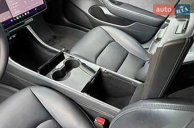 Седан Tesla Model 3 2019 в Рівному