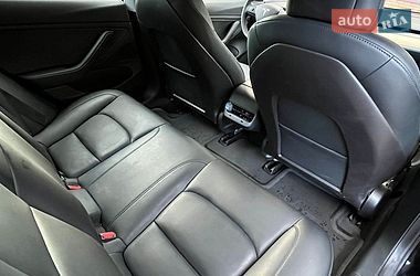 Седан Tesla Model 3 2019 в Рівному