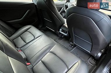 Седан Tesla Model 3 2019 в Рівному