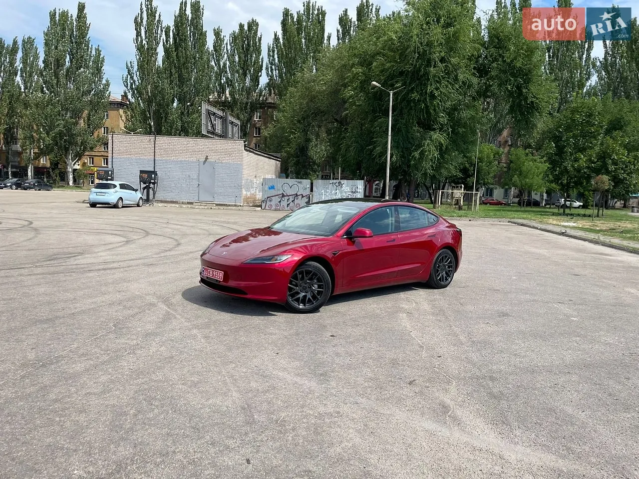 2025 Tesla Model 3 - мініатюра 4