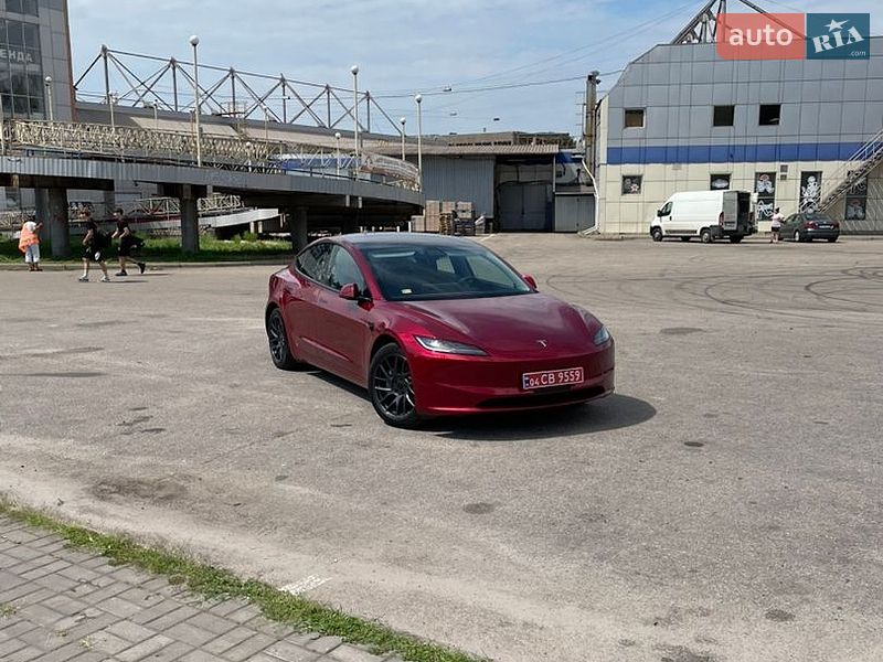 Tesla Model 3 2025