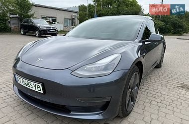 Tesla Model 3  2021