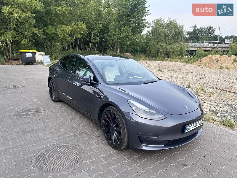 Седан Tesla Model 3 2022 в Львове