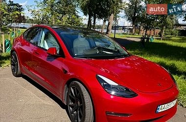 Tesla Model 3  2022
