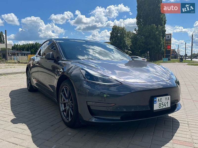 Tesla Model 3 2022