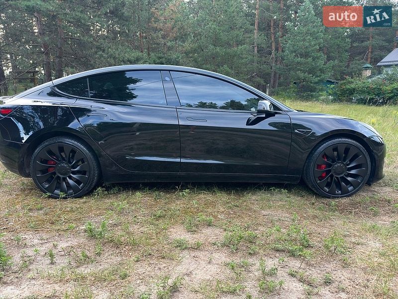 Седан Tesla Model 3 2022 в Полтаві