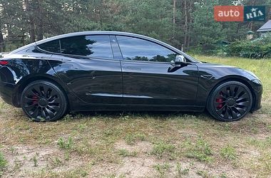 Tesla Model 3  2022