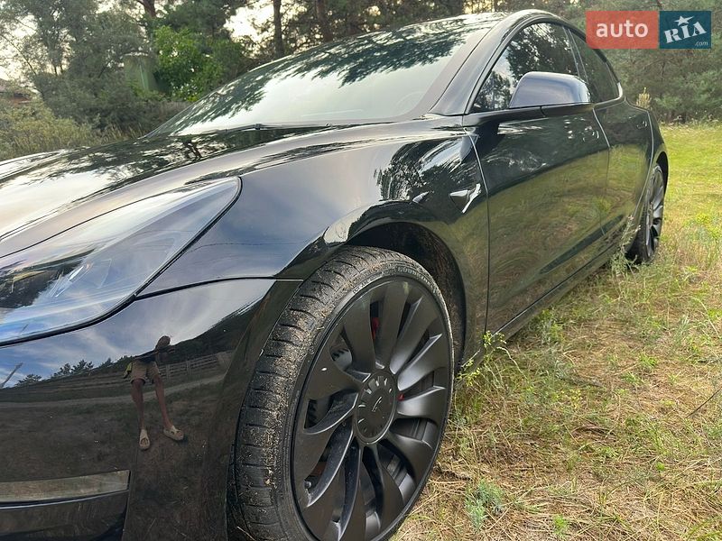Седан Tesla Model 3 2022 в Полтаві