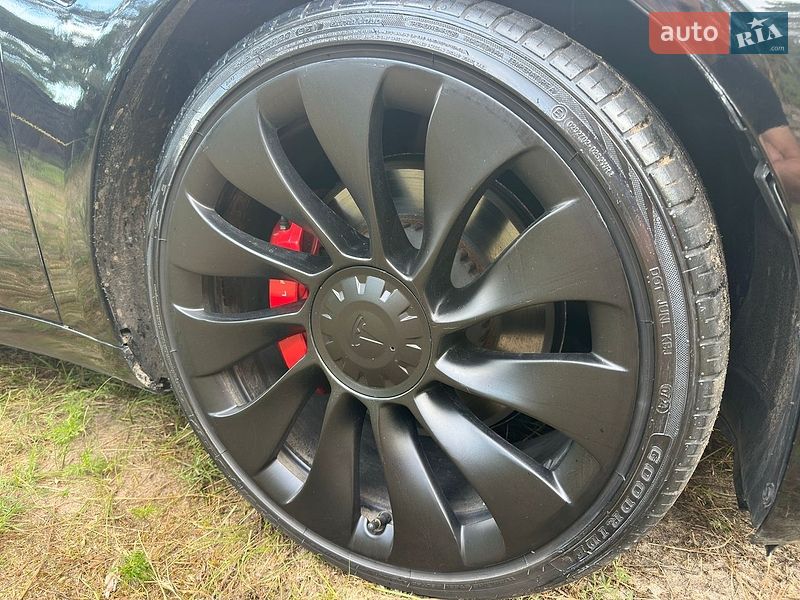Седан Tesla Model 3 2022 в Полтаві
