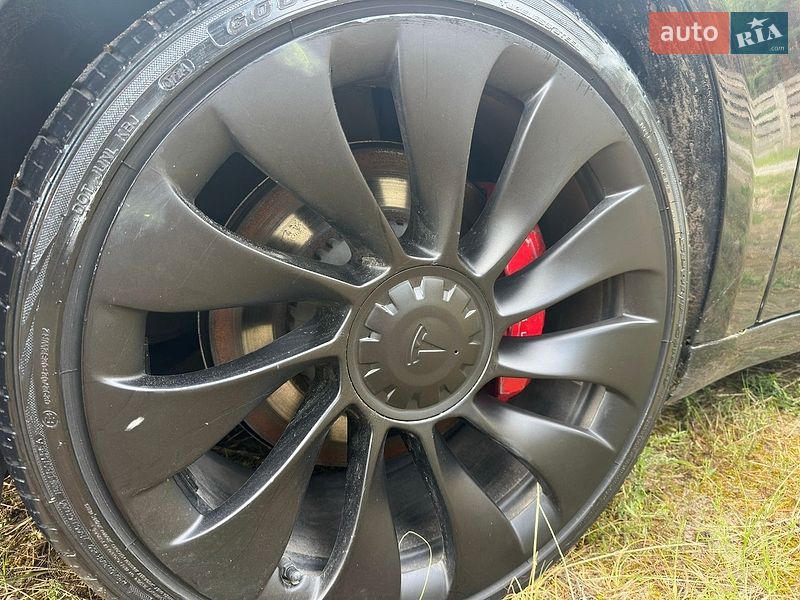 Седан Tesla Model 3 2022 в Полтаві