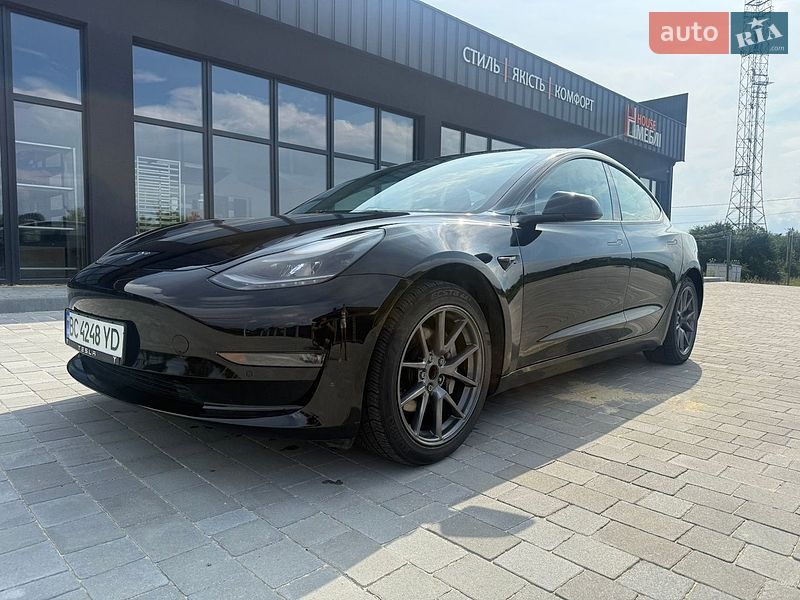 Tesla Model 3 2022