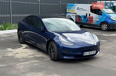 Седан Tesla Model 3 2023 в Києві