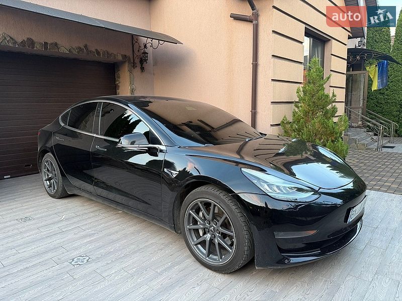 Седан Tesla Model 3 2018 в Хмельницькому