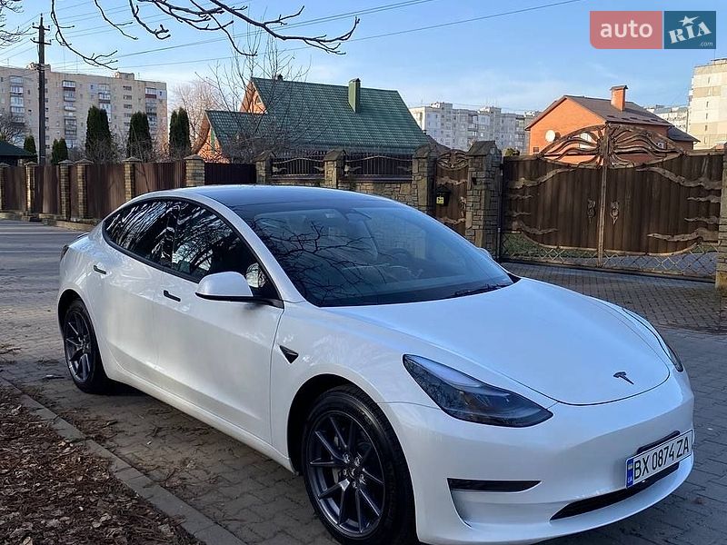Tesla Model 3 2023