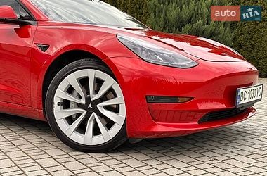 Седан Tesla Model 3 2023 в Самборі