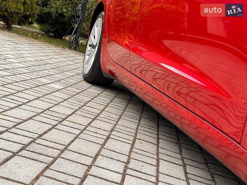 Седан Tesla Model 3 2023 в Самборі