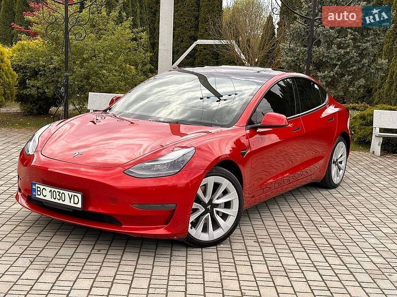 Седан Tesla Model 3 2023 в Самборі