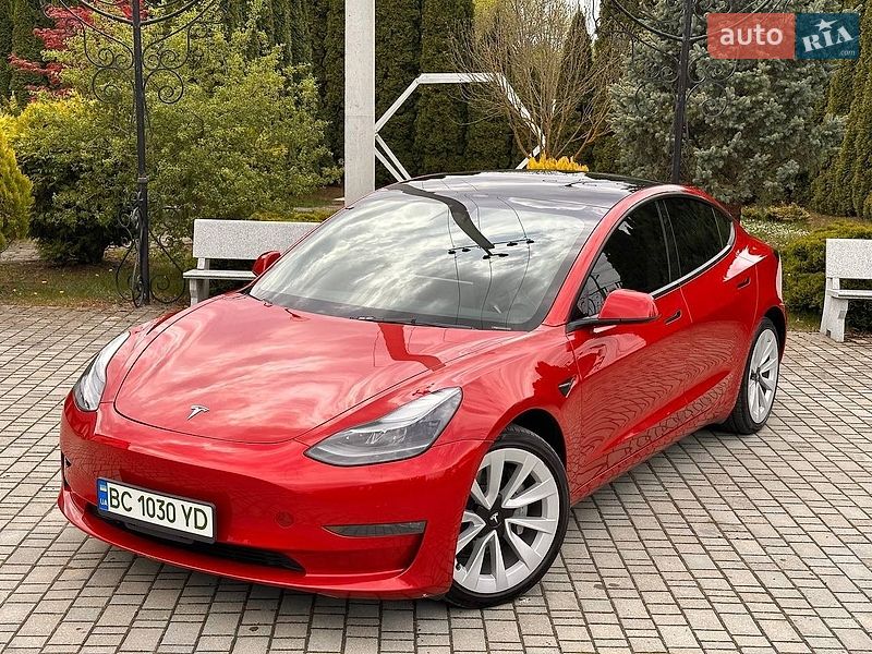 Седан Tesla Model 3 2023 в Самборі