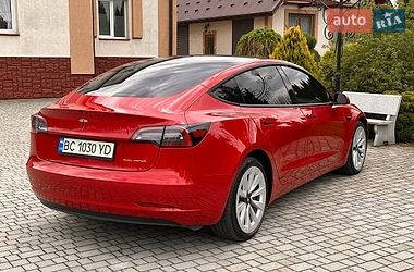 Седан Tesla Model 3 2023 в Самборі