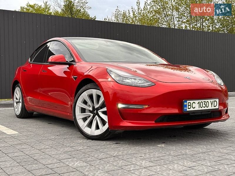 Седан Tesla Model 3 2023 в Самборі