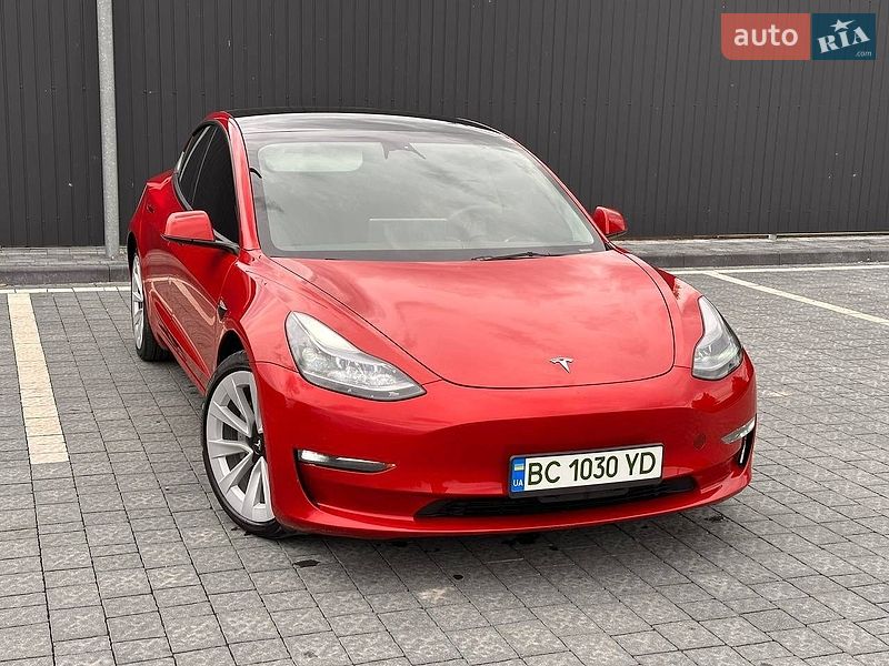 Седан Tesla Model 3 2023 в Самборі