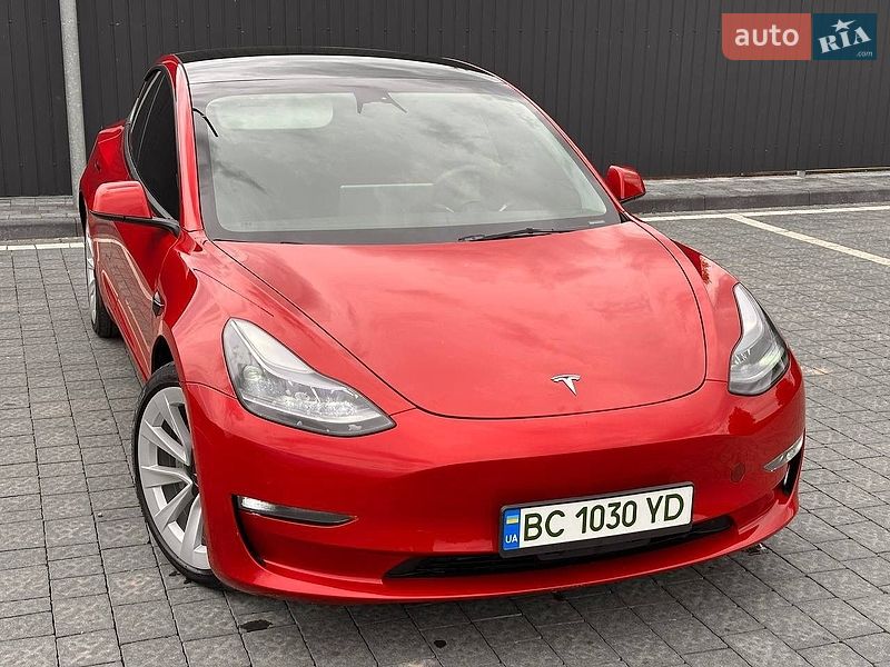 Седан Tesla Model 3 2023 в Самборі