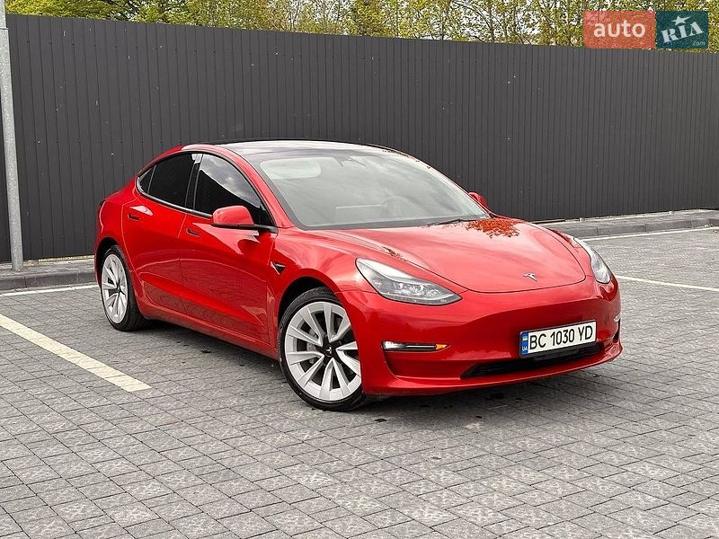 Седан Tesla Model 3 2023 в Самборі
