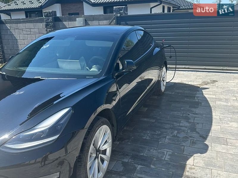 Седан Tesla Model 3 2021 в Ирпене