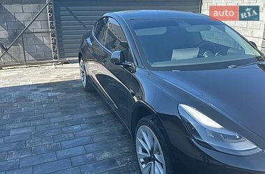 Седан Tesla Model 3 2021 в Ирпене