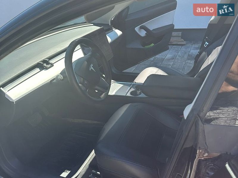 Седан Tesla Model 3 2021 в Ирпене