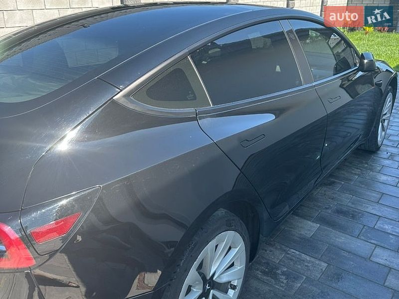 Седан Tesla Model 3 2021 в Ирпене