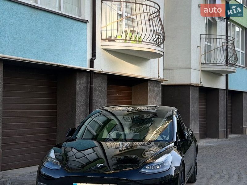 Tesla Model 3 2021