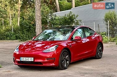 Tesla Model 3  2021