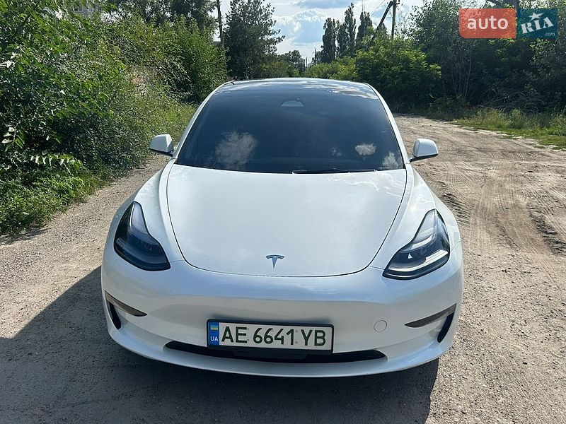 Седан Tesla Model 3 2023 в Днепре фото Седан Tesla Model 3 2023 в Днепре