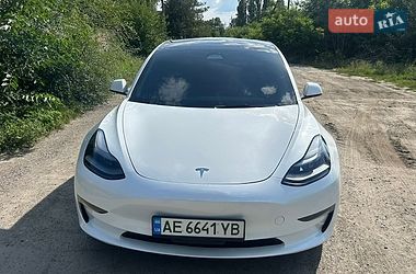 Tesla Model 3  2023